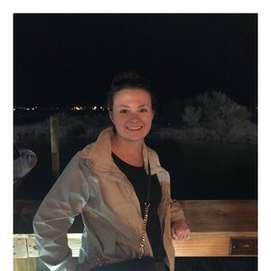 Meet your Posher, Claire